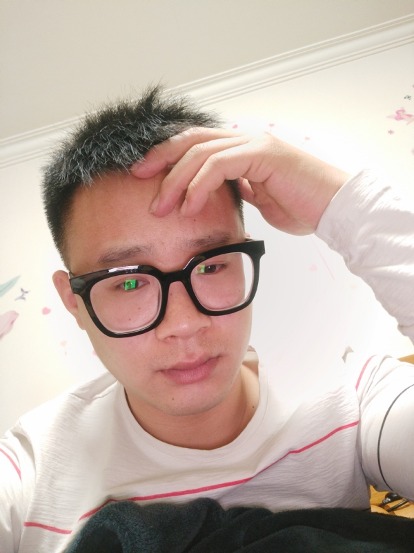 华灯初上的夜晚的第一张照片--政和相亲网