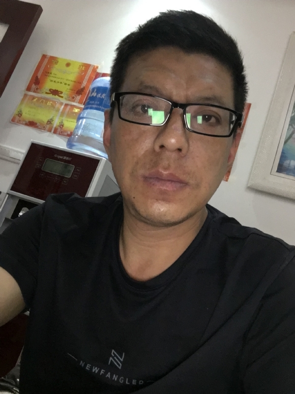 牵手的第三张照片--政和相亲网