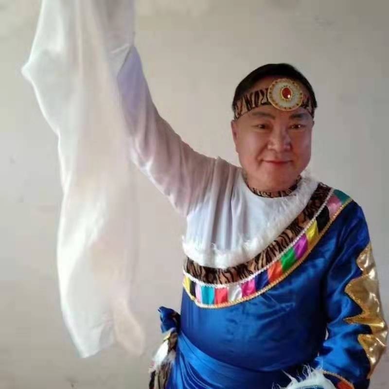 走在冷风中的第一张照片--政和相亲网