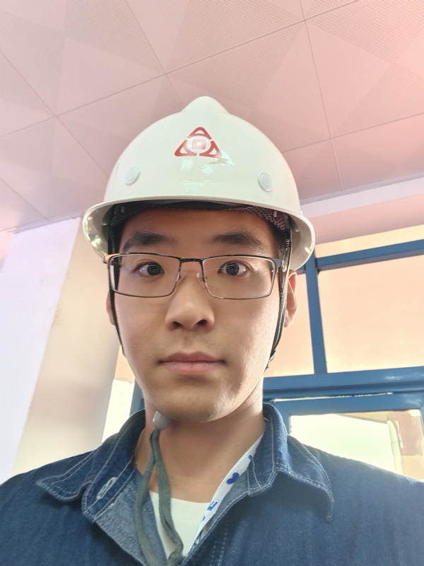 何鹏宇的第二张照片--政和相亲网